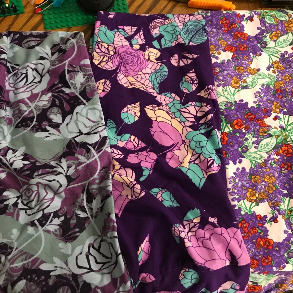 EUC Lot of 2 Lularoe OS Leggings Purple Floral
